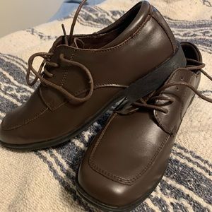 Kenneth Cole Reaction Kids Club Oxford Brown shoe